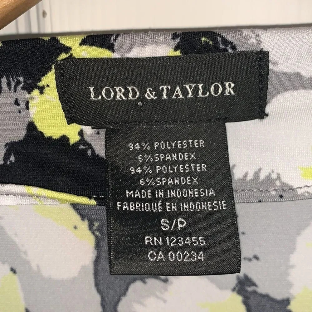 Lord & Taylor printed wrap dress - Picture 4 of 4